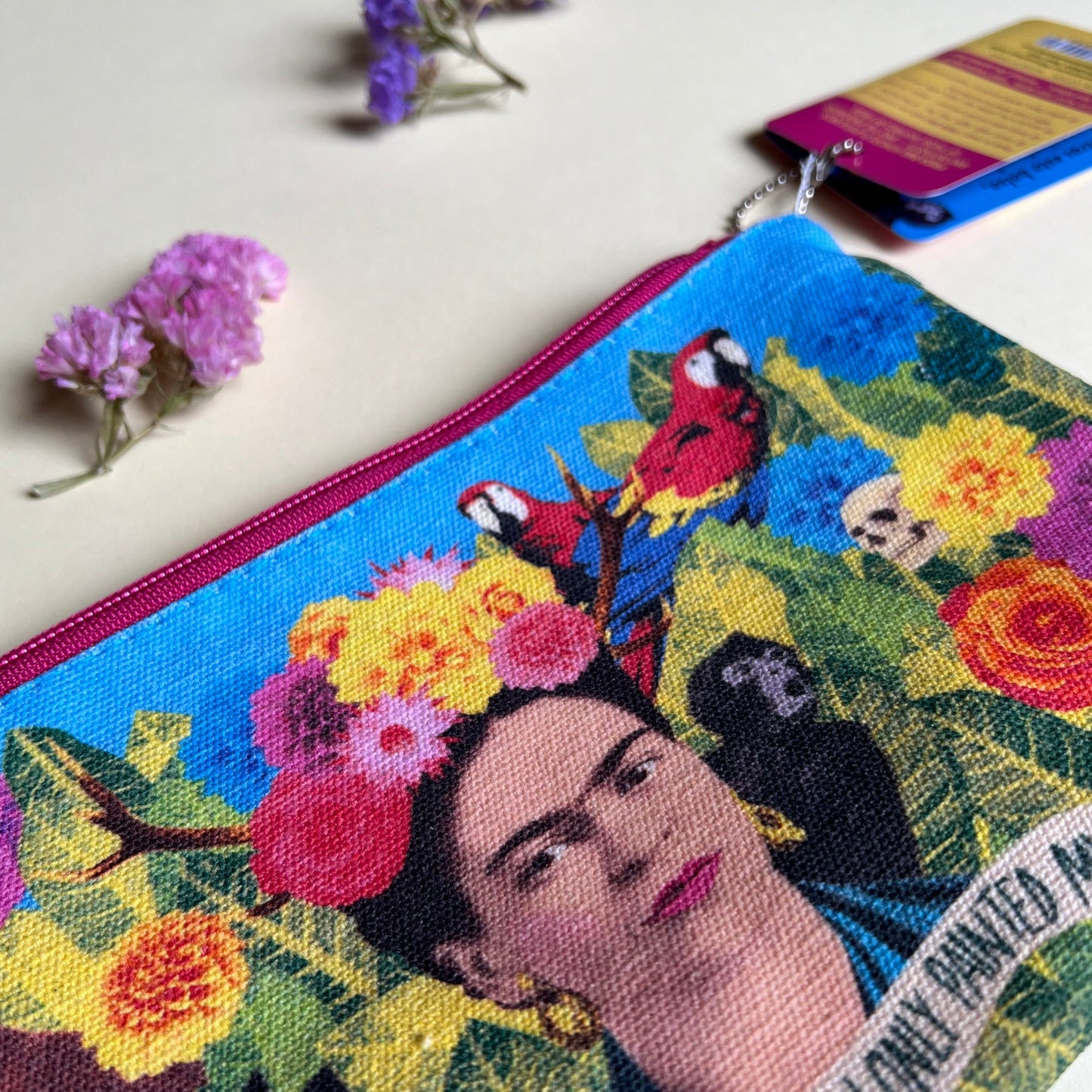 Dettaglio di un astuccio di Frida Khalo